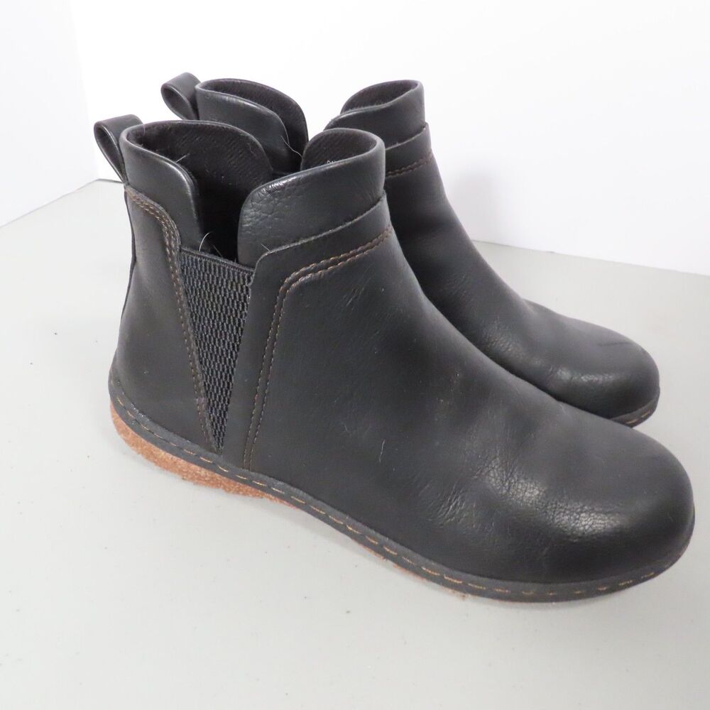 b.o.c Born Concept Womens Size 9M Black Faux Leather Ankle Chelsea Boots Short